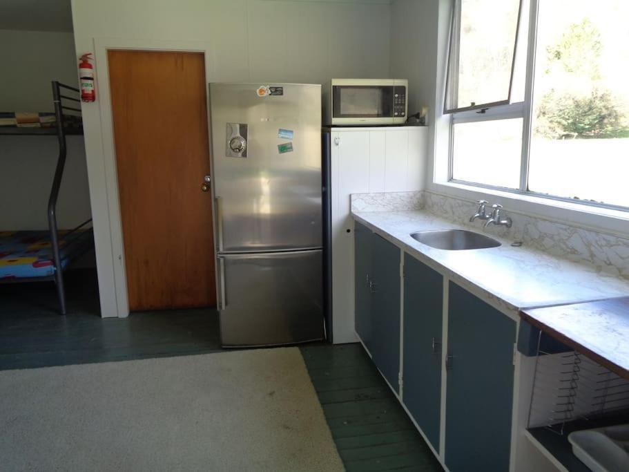 Rustic Woolshed Apartment Owen River Exterior photo
